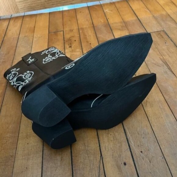 Roper Black and White Heeled Boots with Embroidery - Picture 4 of 5